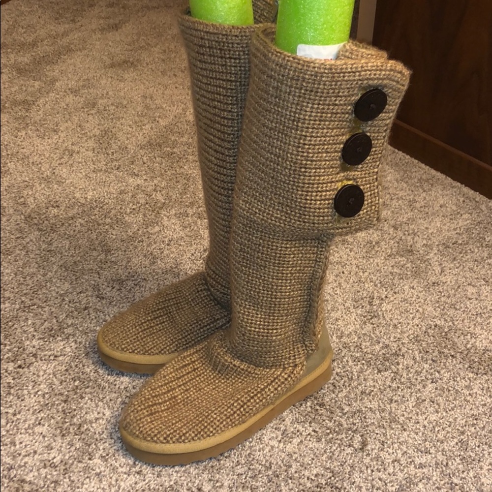 UGG Classic Cardy Boots Tan Size 6